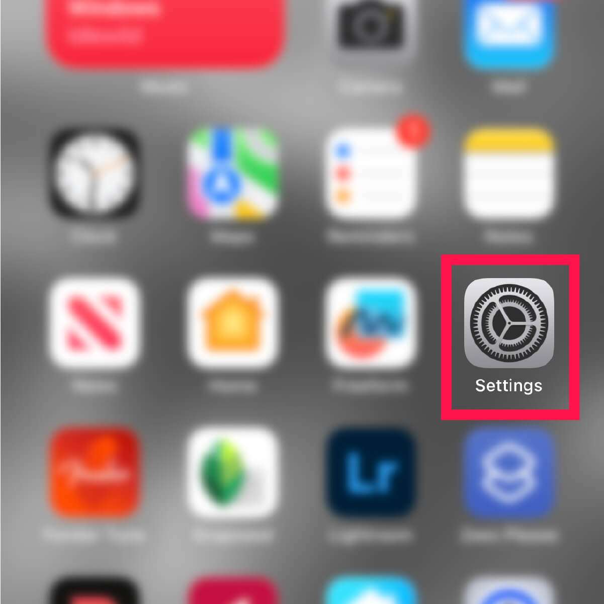 iPhone - Change iPhone settings for red tinted screen - 01 - Select 'Settings' app